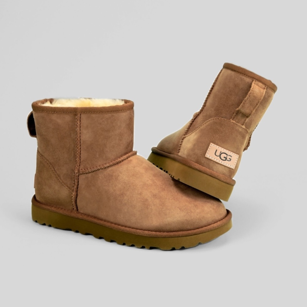 UGG Classic Mini II Boot in Chestnut